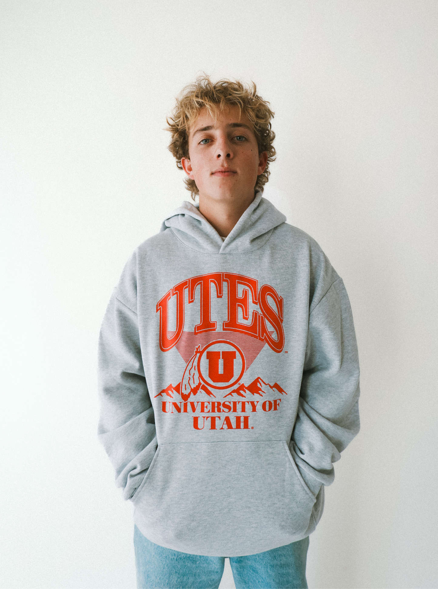 Utah - Classic Hoodie - HVYweight